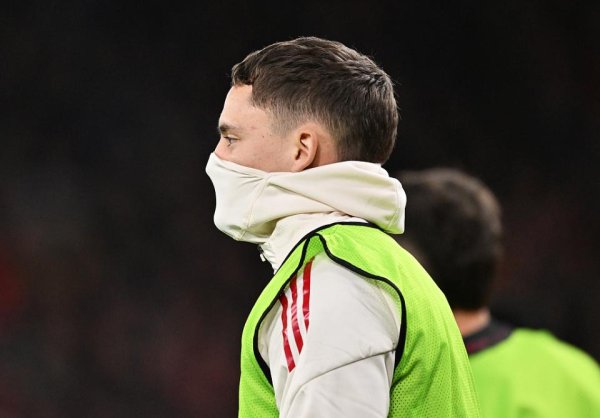 贝格富 没他在利物浦2-0！1.36亿水货14场仍0球 长传离谱出边线+对抗4赢1